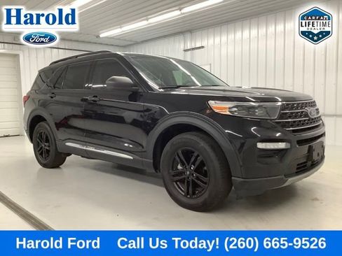 Used 2023 Ford Explorer XLT AWD/4WD image 1