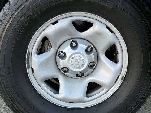 Used 2021 Toyota Tacoma SR w/ SR Convenience Package image 8