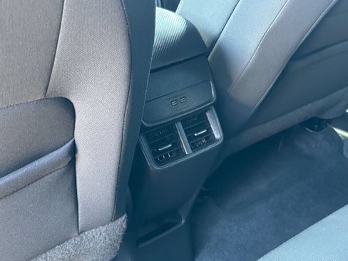 Used 2025 Chevrolet Equinox LT FWD image 22