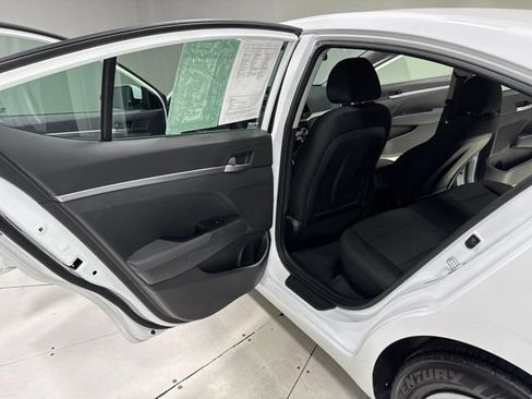Used 2019 Hyundai Elantra SE w/ Cargo Package FWD image 20