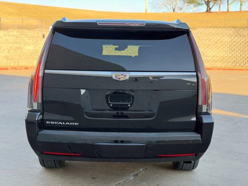 Used 2018 Cadillac Escalade ESV Platinum image 6