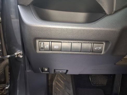 Used 2019 Toyota RAV4 XLE image 17