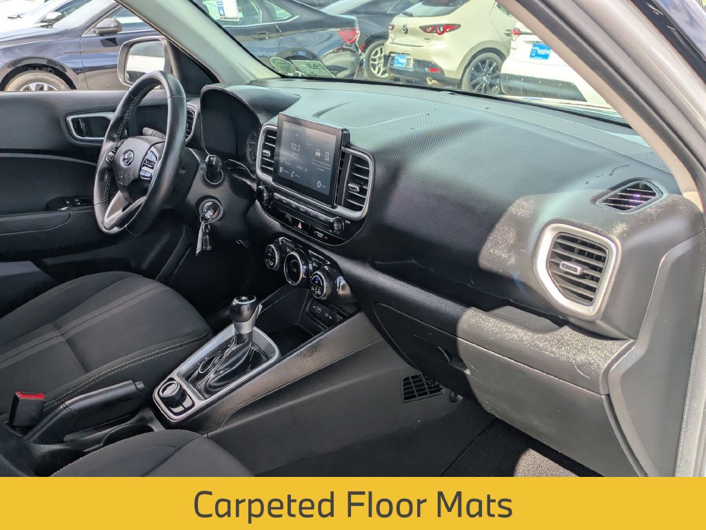 Used 2022 Hyundai Venue SEL FWD image 31