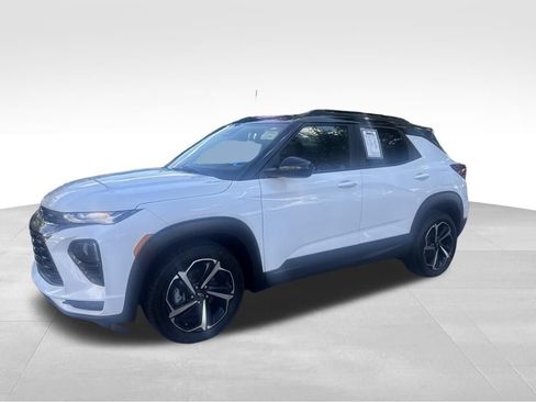 Used 2021 Chevrolet TrailBlazer RS w/ Convenience Package FWD image 2