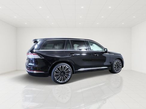 Certified 2023 Lincoln Aviator Black Label w/ Dynamic Handling Package AWD/4WD image 6