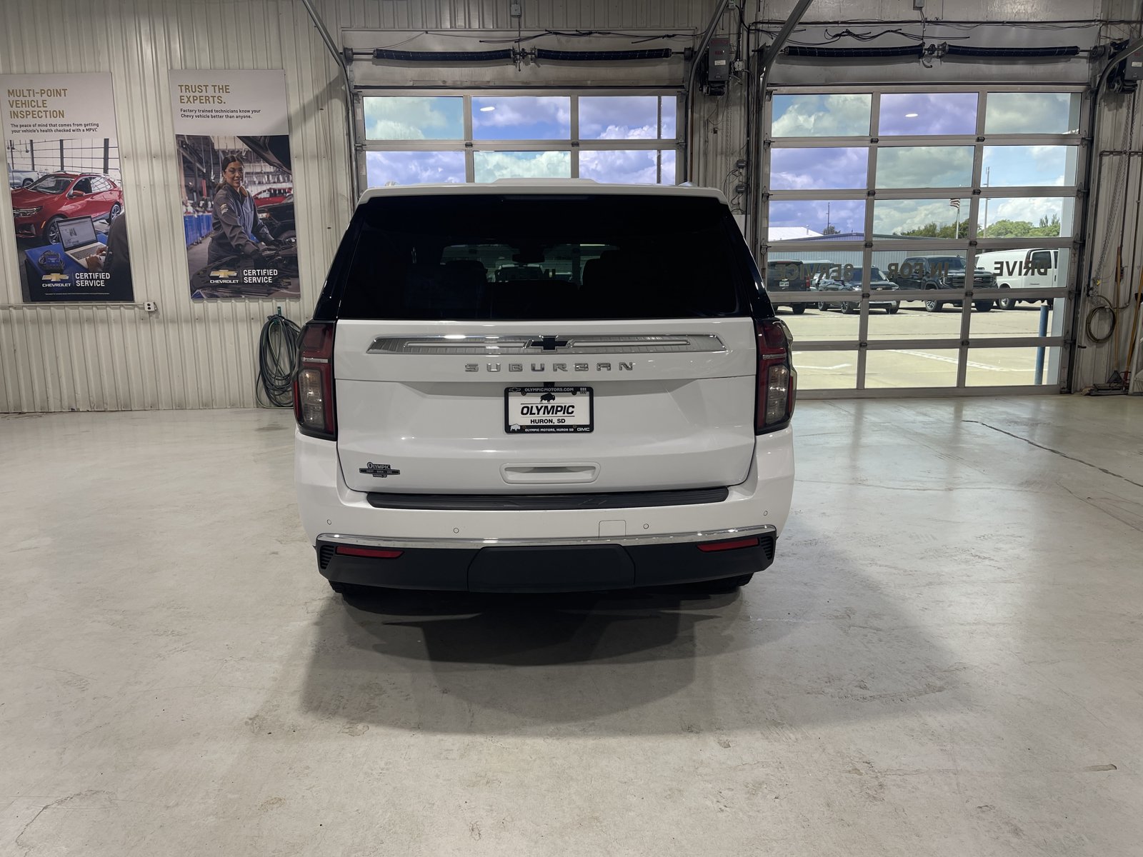 Used 2023 Chevrolet Suburban LS AWD/4WD image 6