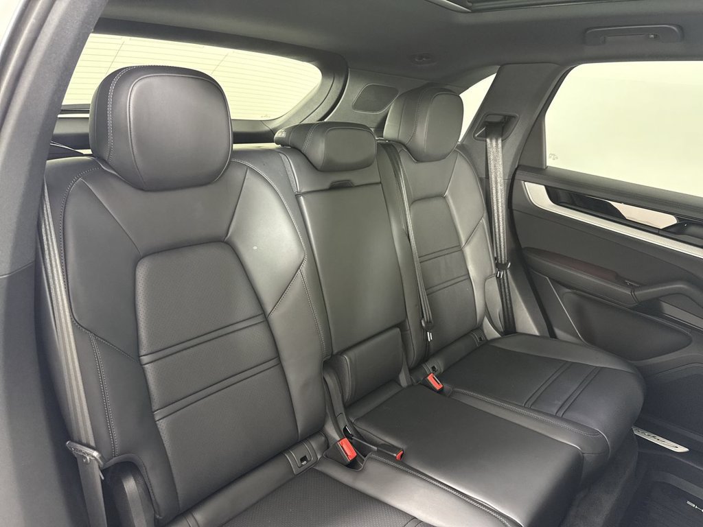 Certified 2025 Porsche Cayenne S AWD/4WD image 23