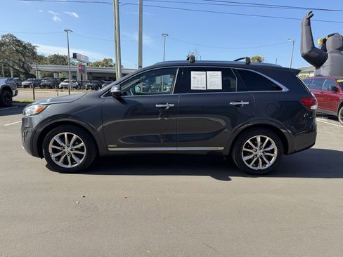 Used 2017 Kia Sorento SX image 3