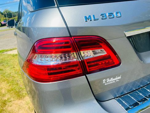 Used 2015 Mercedes-Benz ML 350 4MATIC 4dr ML 350 w/ Premium 1 Package image 16