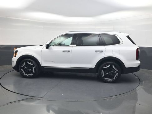 Used 2025 Kia Telluride S FWD image 10