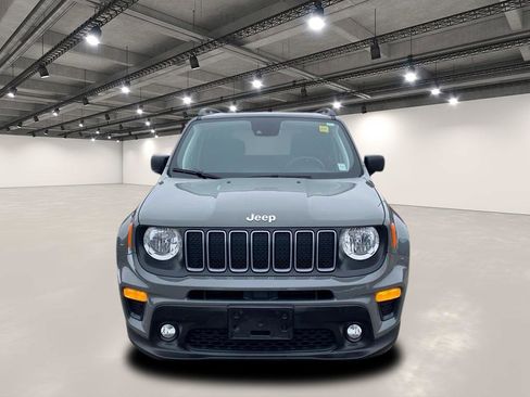 Used 2022 Jeep Renegade Latitude w/ Convenience Group AWD/4WD image 2