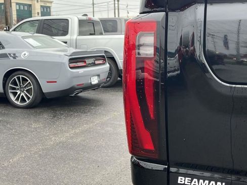 Used 2025 GMC Sierra 2500 Denali Ultimate image 10