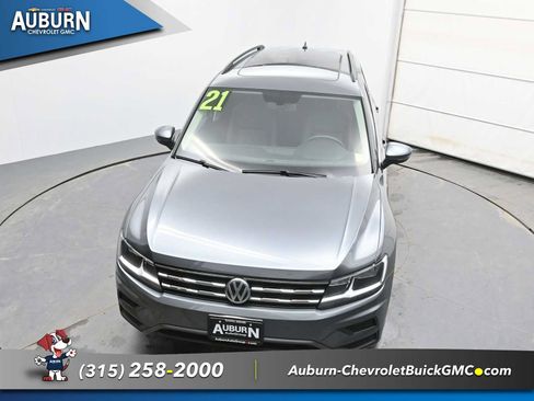 Used 2021 Volkswagen Tiguan SE w/ Panoramic Sunroof Package AWD/4WD image 23