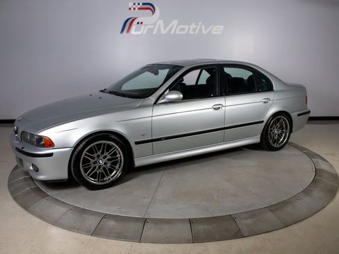 Used 2002 BMW M5 RWD image 2