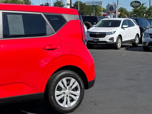 Used 2024 Kia Soul LX FWD image 7