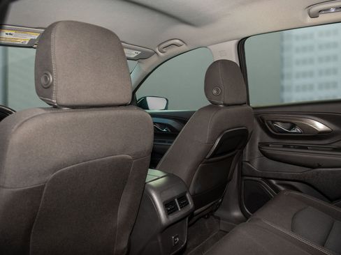 Used 2024 GMC Terrain SLE w/ Driver Convenience Package image 18