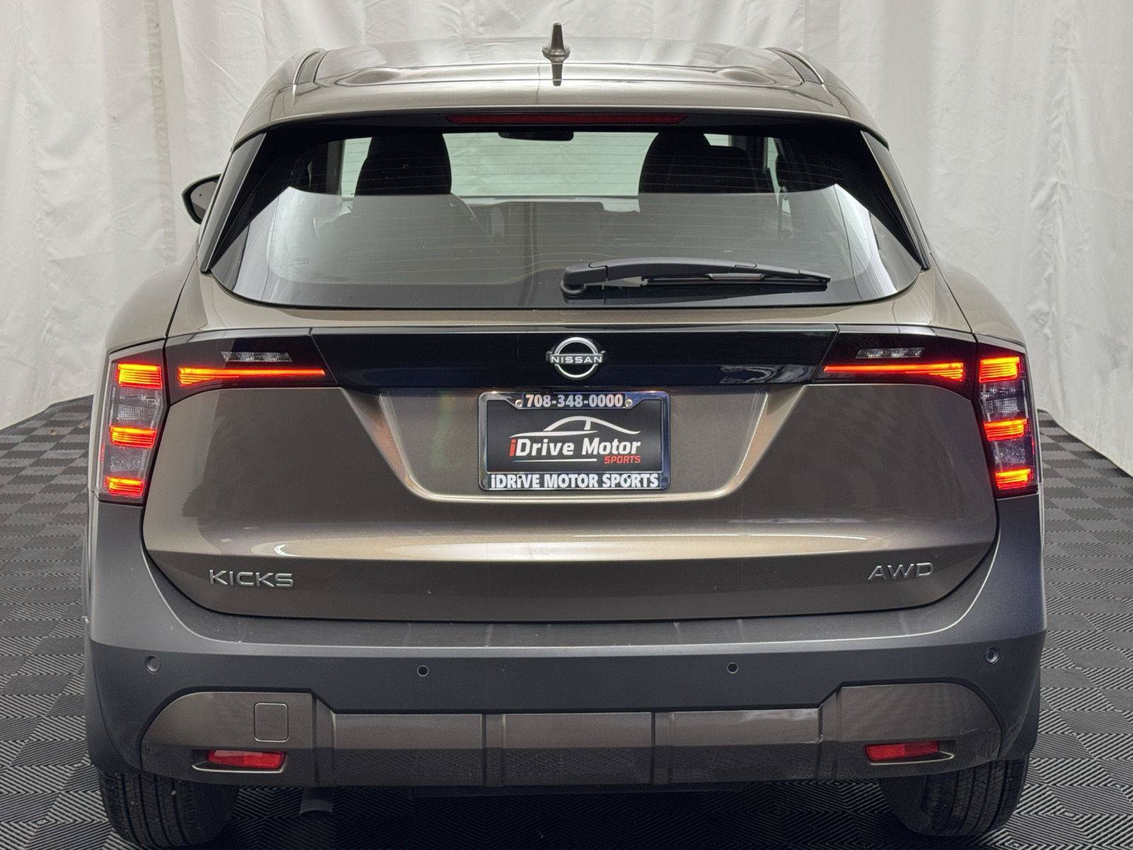 Used 2025 Nissan Kicks S AWD/4WD image 8