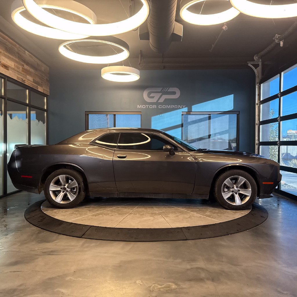 Used 2023 Dodge Challenger SXT RWD image 2