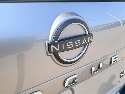 Certified 2023 Nissan Rogue SL w/ SL Premium Package image 28