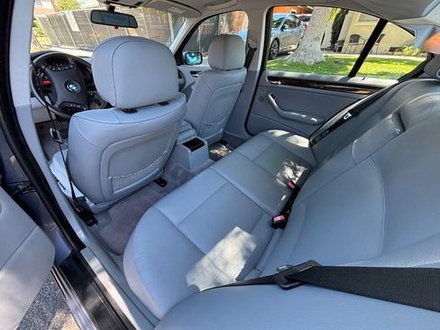 Used 2002 BMW 325i Sedan RWD image 33