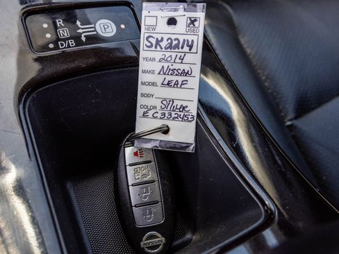 Used 2014 Nissan Leaf SL FWD image 27