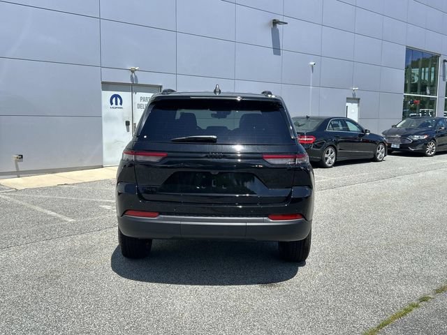 New 2026 Jeep Grand Cherokee Altitude AWD/4WD image 3