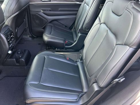 New 2025 Jeep Grand Cherokee L Limited w/ Black Appearance Package AWD/4WD image 21