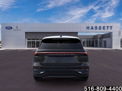 Used 2026 Lincoln Nautilus Premier AWD/4WD image 6