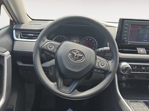 Used 2021 Toyota RAV4 XLE w/ Convenience Package FWD image 15