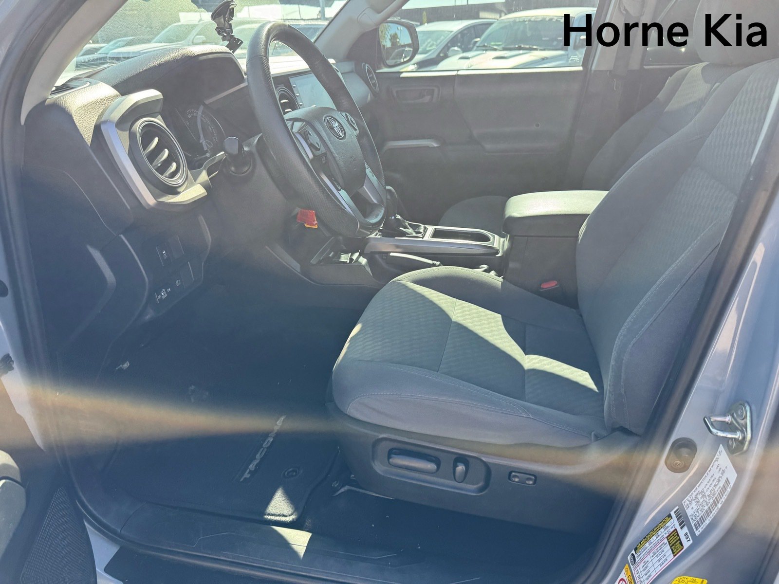 Used 2020 Toyota Tacoma SR5 RWD image 10