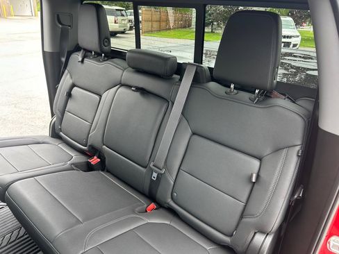 Used 2021 Chevrolet Silverado 1500 LT Trail Boss w/ Convenience Package II image 32