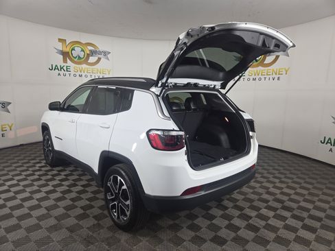Certified 2022 Jeep Compass Limited AWD/4WD image 32