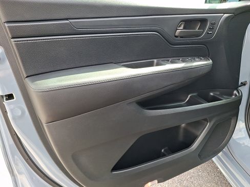 Used 2024 Honda Odyssey Sport image 13