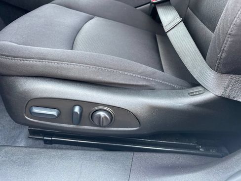 Used 2022 Chevrolet Malibu LT FWD image 23