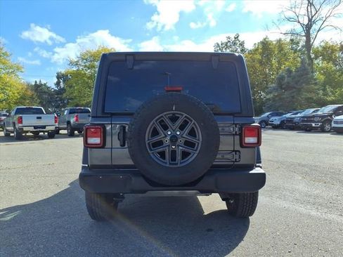 Used 2024 Jeep Wrangler Unlimited Sport AWD/4WD image 6