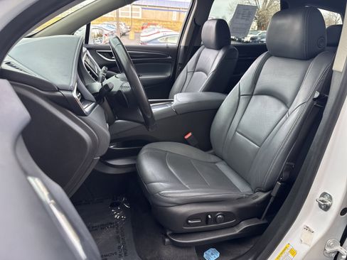 Used 2020 Buick Enclave Essence w/ Sound and Sites Package image 5