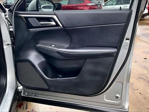 Used 2024 Mitsubishi Outlander SE AWD/4WD image 27