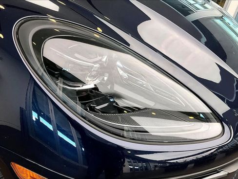 Used 2023 Porsche Macan image 26