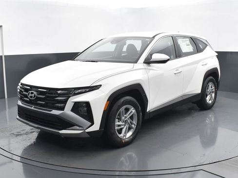 Used 2025 Hyundai Tucson SE image 7