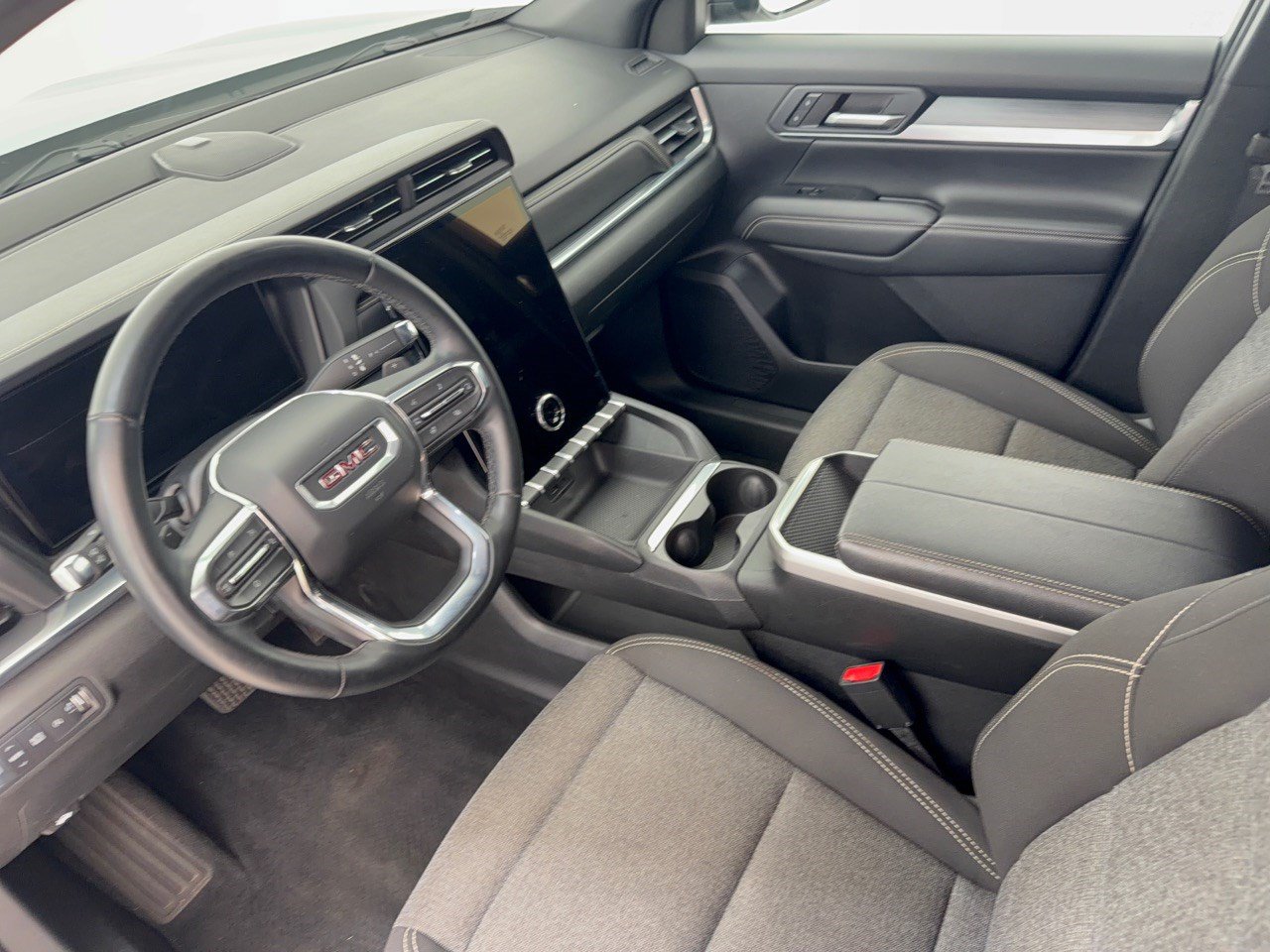 Used 2025 GMC Terrain Elevation FWD image 4