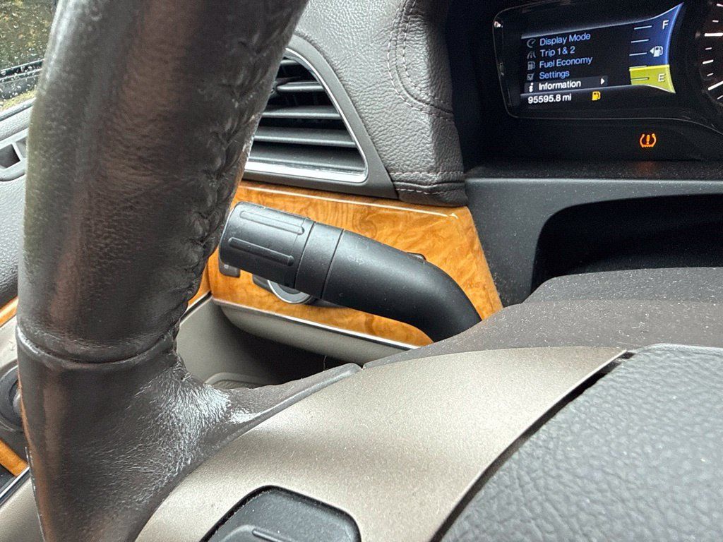 Used 2011 Lincoln MKX AWD w/ 101A Rapid Spec Order Code image 17
