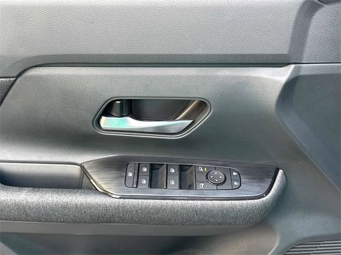 New 2025 Nissan Kicks SV w/ SV Premium Package image 8