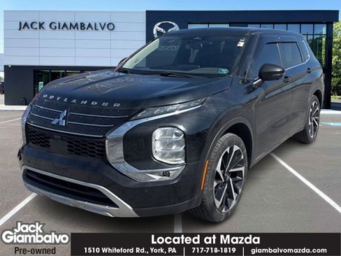 Used 2022 Mitsubishi Outlander SE image 1