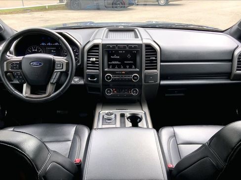 Used 2019 Ford Expedition XLT w/ Equipment Group 201A RWD image 16