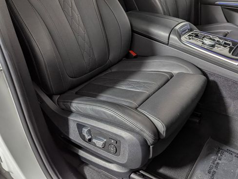 Used 2024 BMW X7 xDrive40i w/ Executive Package image 22