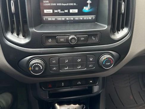 Used 2018 Chevrolet Colorado W/T w/ WT Convenience Package AWD/4WD image 8