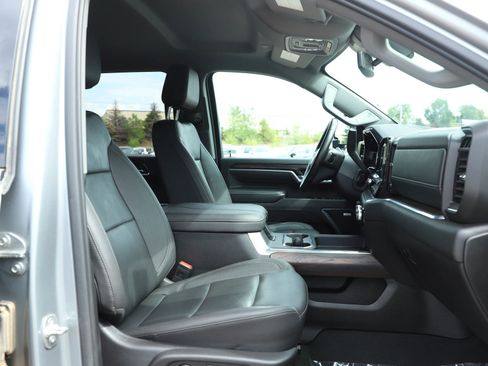 Used 2025 GMC Sierra 3500 SLT w/ SLT Premium Package AWD/4WD image 11