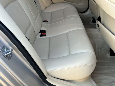 Used 2011 BMW 528i Sedan RWD image 22