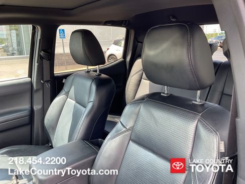 Used 2020 Toyota Tacoma Limited AWD/4WD image 16