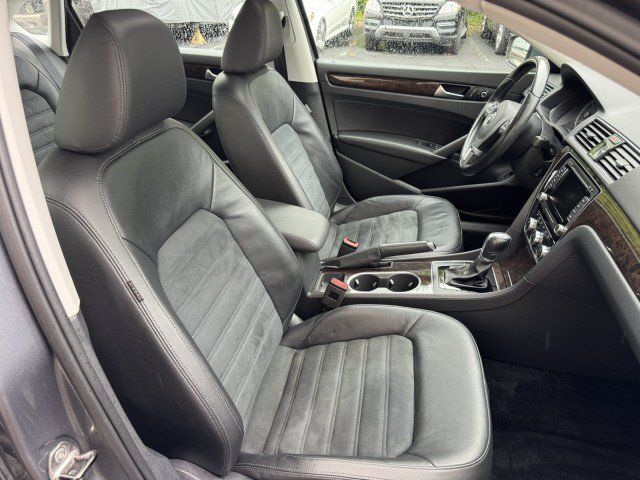 Used 2015 Volkswagen Passat TDI SEL Premium FWD image 36